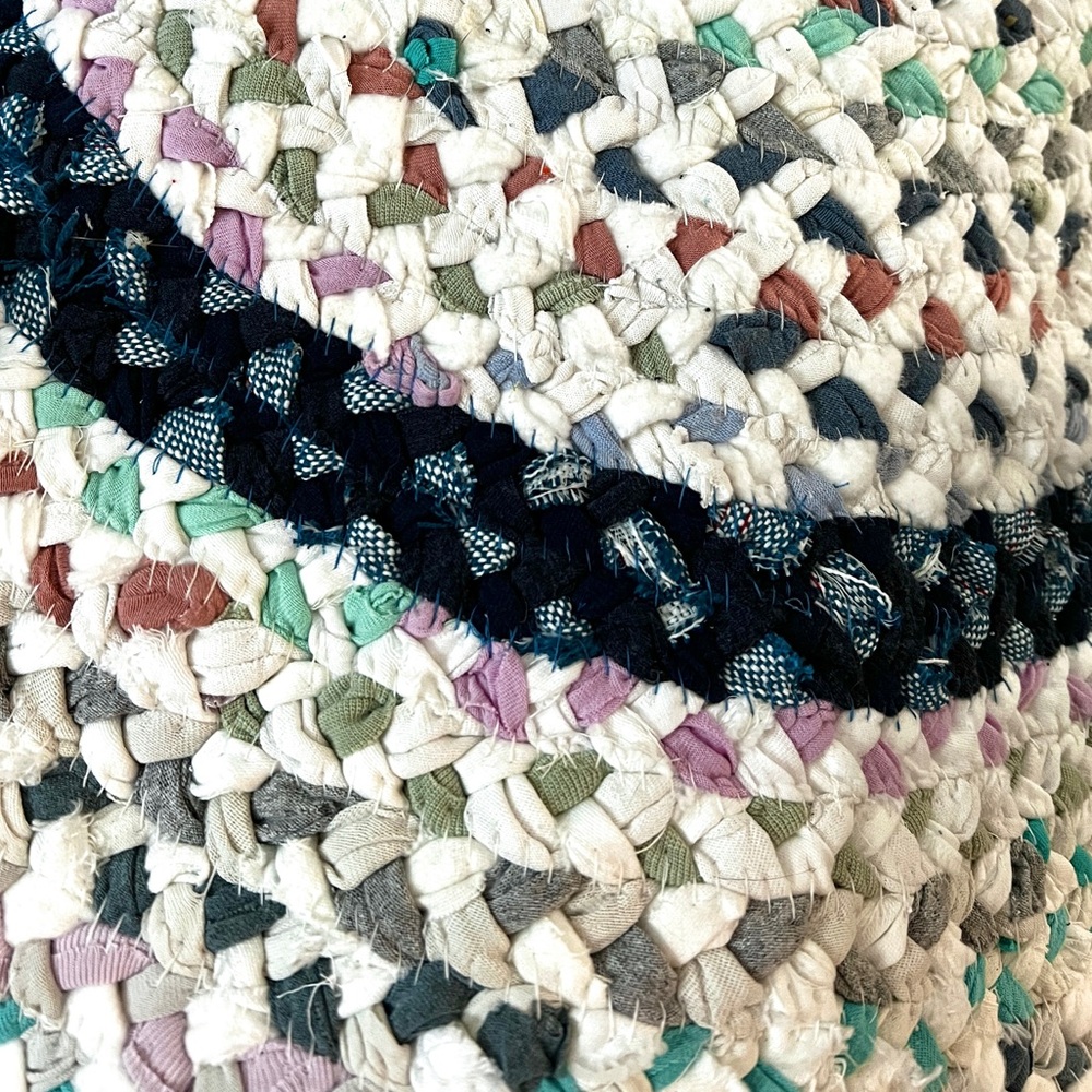 Handbraided Rug - Pastels in White